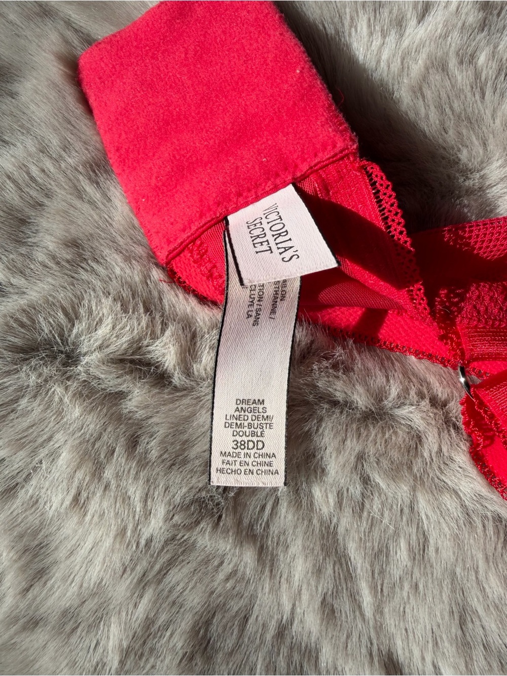 Victoria's Secret Dream Angles - 2 Bra Bundle - Picture 5 of 10